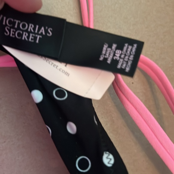 Victoria Secret No Wore lining but not heavy padded 34b NWT - Picture 3 of 3